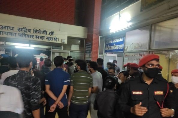 रिम्स में मरीज की मौत के बाद परिजनों ने हंगामा किया तो प्राइवेट गार्ड ने कर दी पिटाई