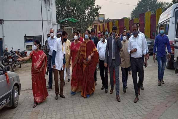 केंद्रीय राज्य मंत्री अन्नपूर्णा देवी पहुंची सदर अस्पताल, लिया स्वास्थ्य सुविधाओं का जायजा