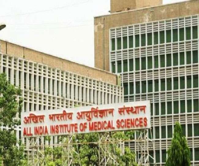 देवघर AIIMS में कोरोना वैक्सीनेशन सेंटर की शुरुआत, एम्स डायरेक्टर डॉ सौरव वार्ष्णेय और सिविल सर्जन डॉ सीके शाही ने किया उद्घाटन