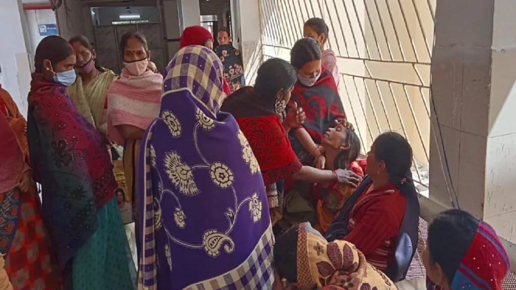 जहरीला लड्डू खाने से दो बहनों की मौत, दो बच्चियों की हालत नाजुक, मामला दर्ज