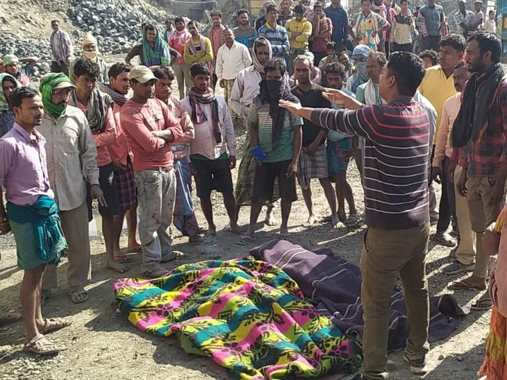 दुमका में झामरूपानी के क्रशर प्लांट में सो रहे 2 मजदूरों पर हाईवा पलटा, हुई मौत