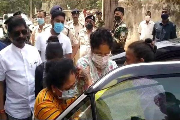 सीएम हेमंत सोरेन की मां रूपी सोरेन की तबीयत बिगड़ी, अस्पताल में भर्ती