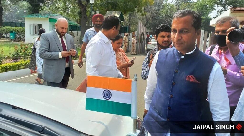 पंजाब के मंत्री विजय सिंगला गिरफ्तार