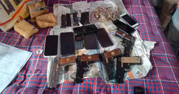 बिहार में हथियार तस्करी गिरोह का भंडाफोड़, जमशेदपुर के तीन सगे भाई समेत 5 गिरफ्तार