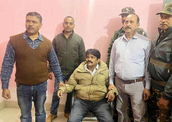 एसीबी की बड़ी कार्रवाई: चतरा के आयुष मेडिकल ऑफिसर डॉ. राम प्रकाश वर्मा 20 हजार की रिश्वत लेते रंगे हाथ गिरफ्तार